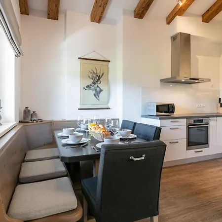 Penthouse 4 *